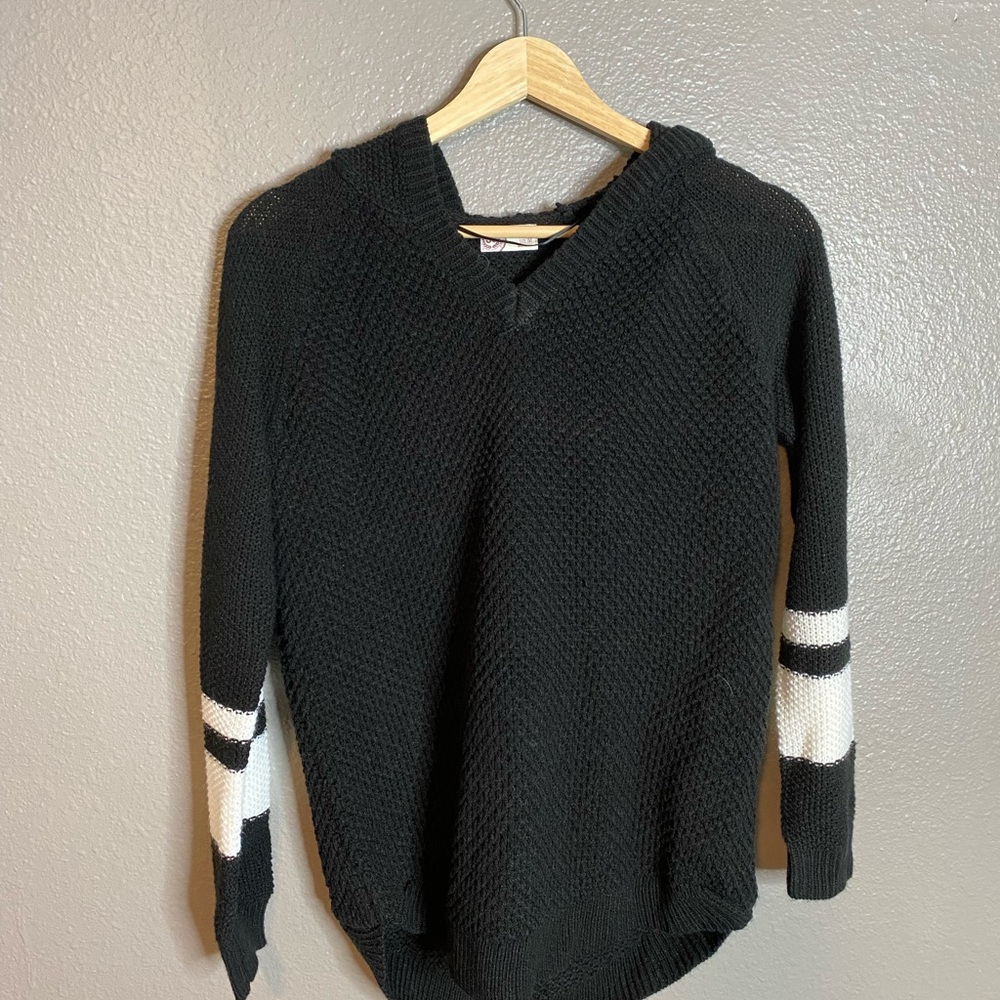 SO Black‎ and White V-Neck Sweater with hood.